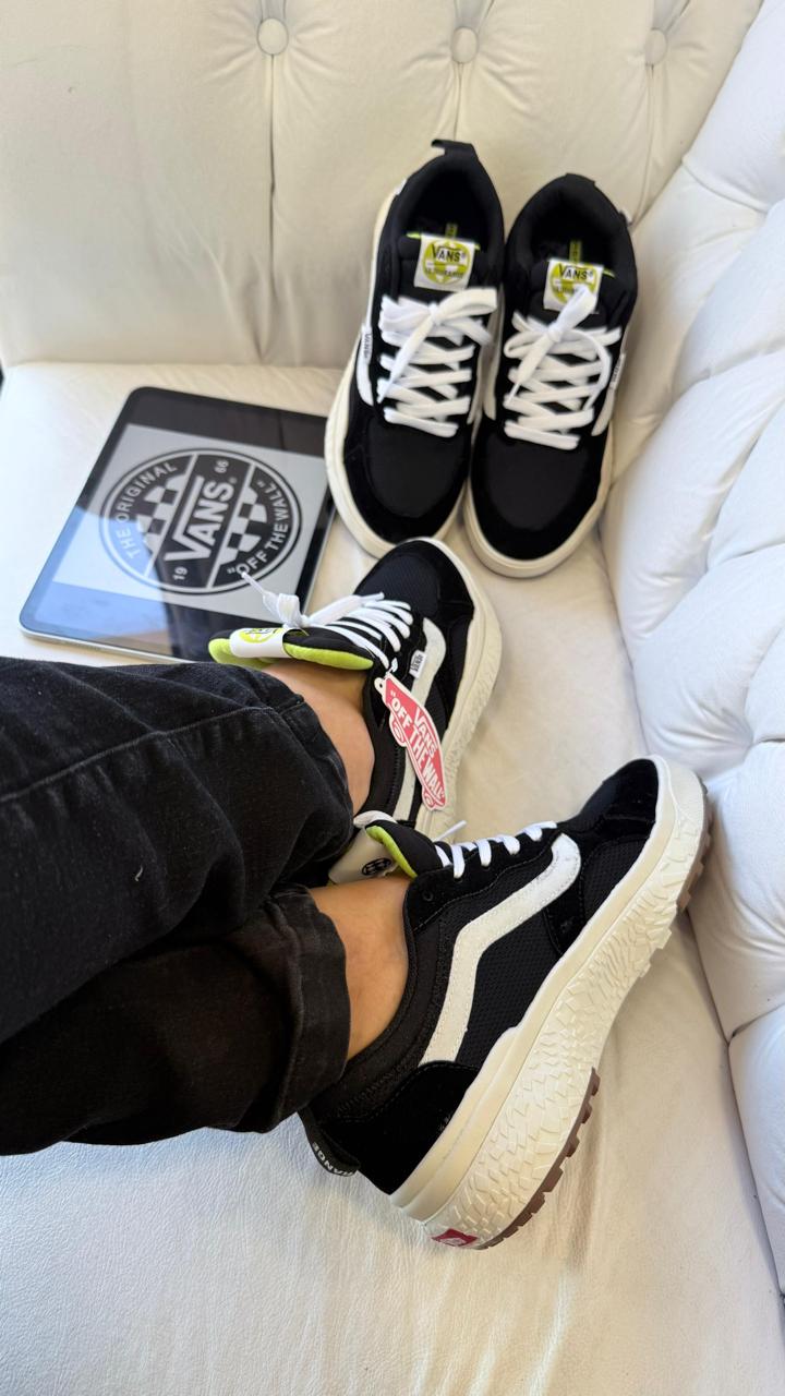 Vans neo Camurça  Preto branco