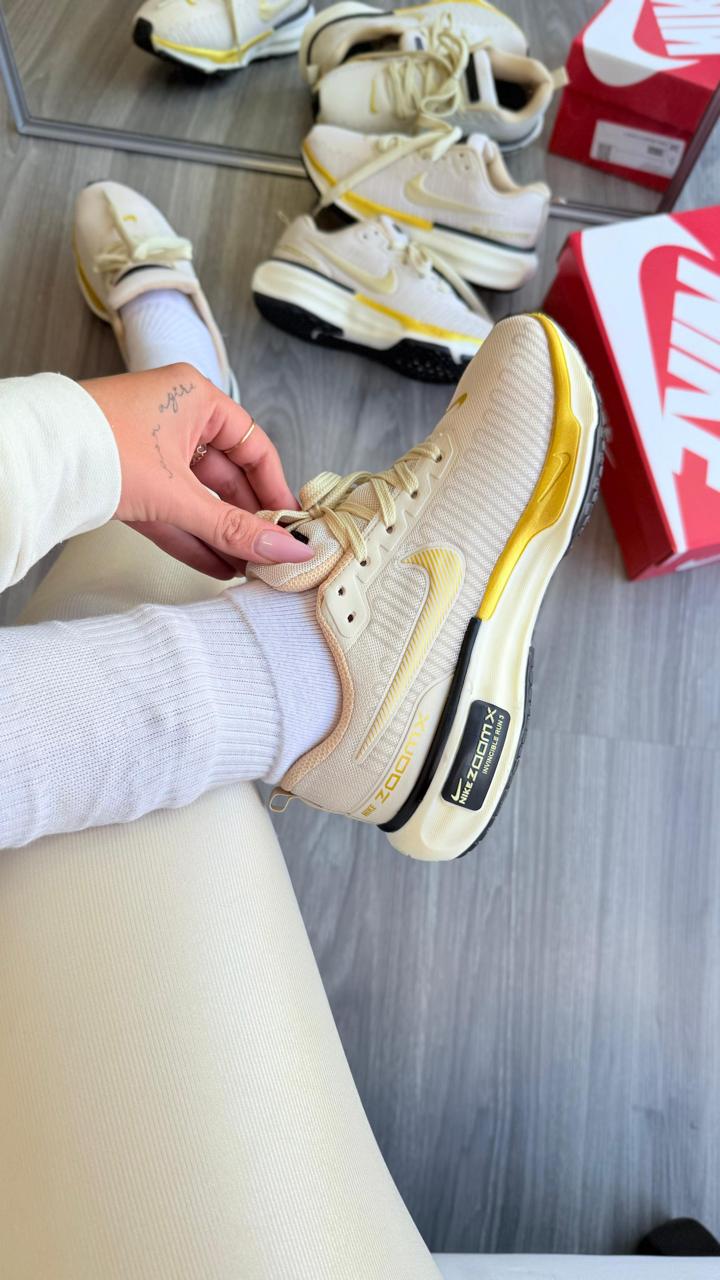 Nike zoom  Invencible run3  Off/Dourado Basic