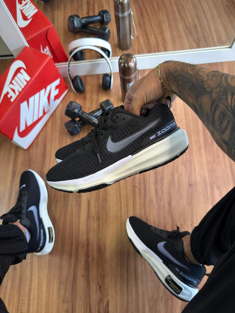 Nike zoom  Invencible run3  Preto/bco Basic