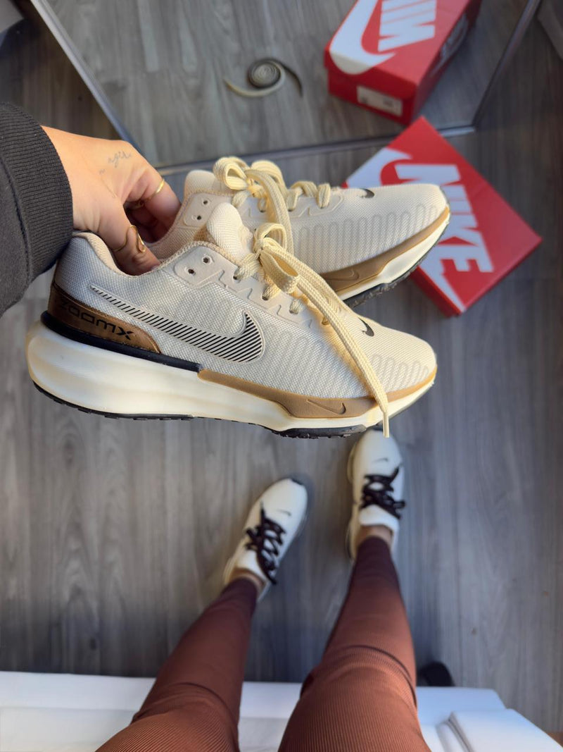 Nike zoom  Invencible run3  Off cacau Basic